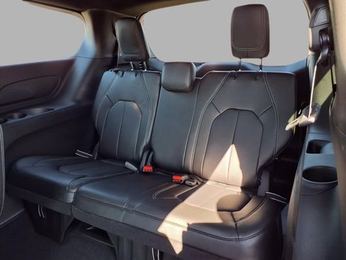 New 2026 Chrysler Pacifica Select image 22