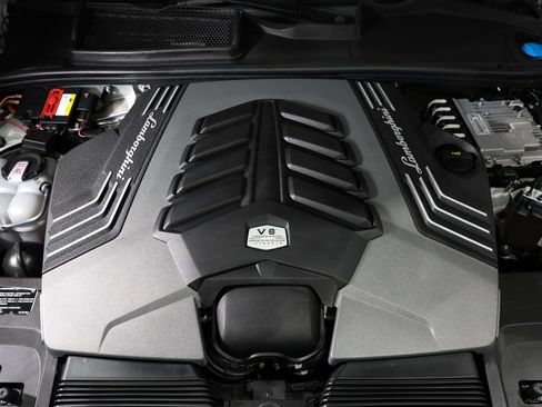 Used 2020 Lamborghini Urus image 40
