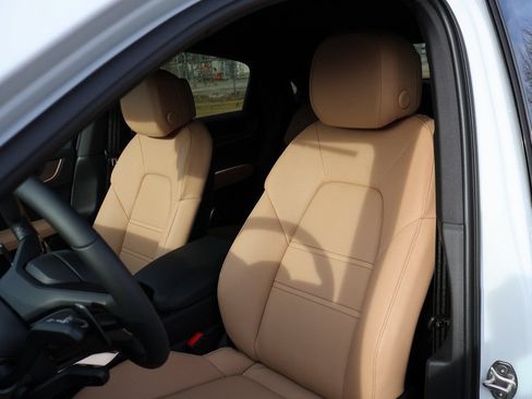 Certified 2026 Porsche Cayenne Coupe AWD/4WD image 5