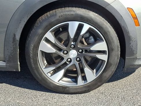 Used 2018 Buick Regal Essence w/ Driver Confidence Package #1 AWD/4WD image 11