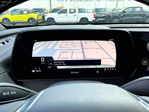 Used 2025 Chevrolet Traverse LT FWD image 22