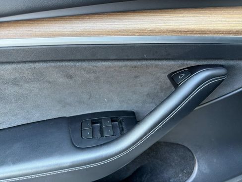 Used 2023 Tesla Model Y Long Range AWD/4WD image 10