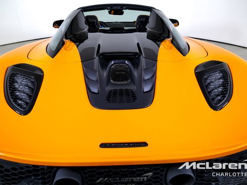 Used 2025 McLaren Artura Spider image 25