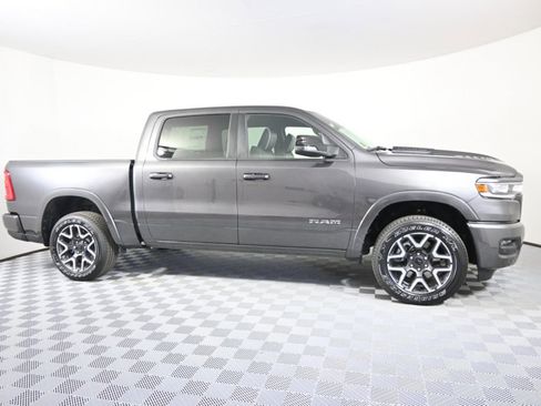 Used 2025 RAM 1500 Laramie AWD/4WD image 9