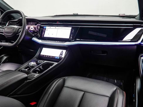 Used 2024 Jeep Wagoneer Launch Edition image 19