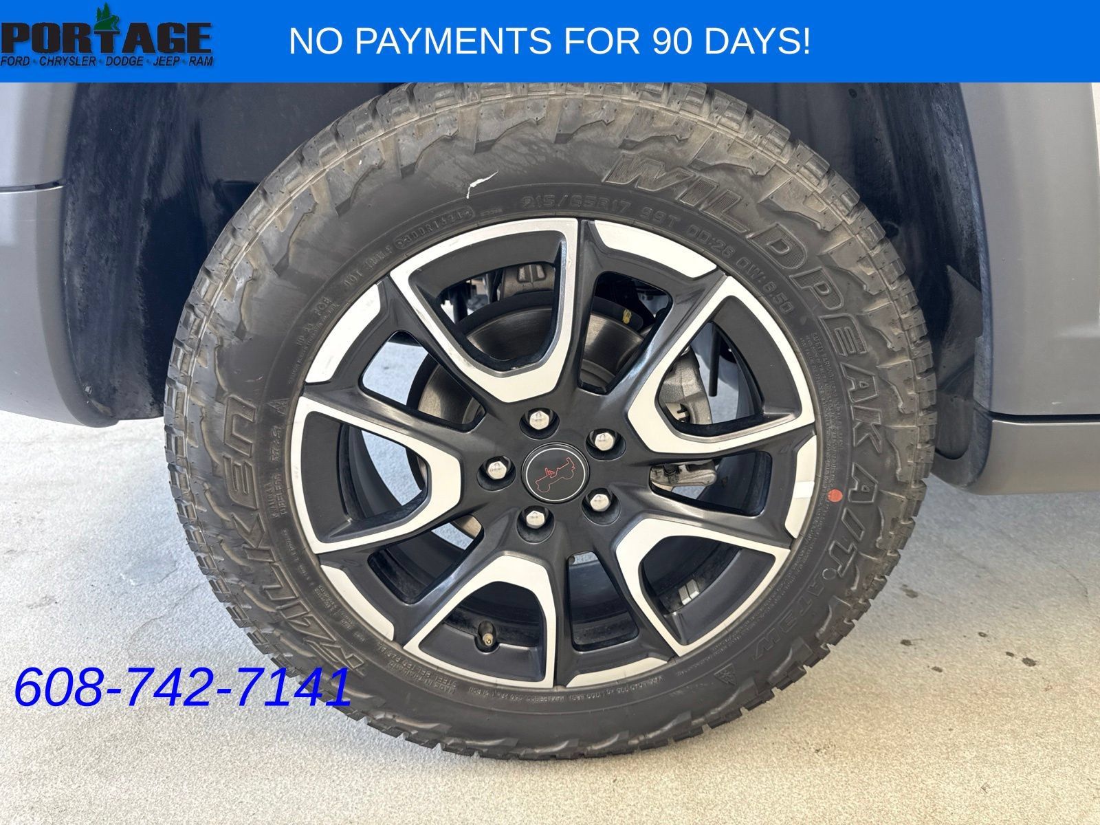 Used 2025 Jeep Compass Trailhawk AWD/4WD image 38