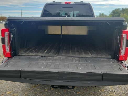 Used 2025 Ford F350 Platinum w/ FX4 Off-Road Package AWD/4WD image 17