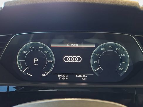 Used 2024 Audi Q8 e-tron Premium AWD/4WD image 22