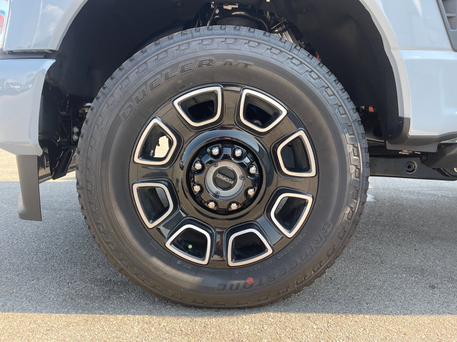 New 2026 Ford F250 Platinum w/ FX4 Off-Road Package AWD/4WD image 32