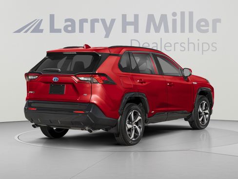 Used 2023 Toyota RAV4 SE w/ Weather & Moonroof Package AWD/4WD image 2