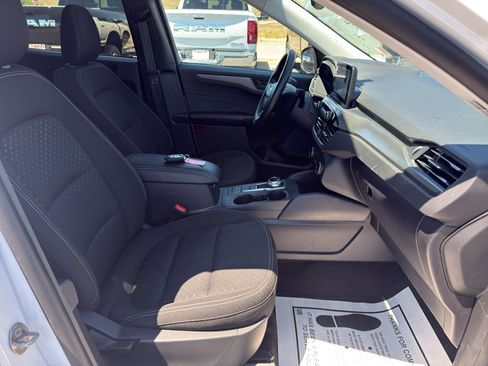 Used 2025 Ford Escape Active AWD/4WD image 13