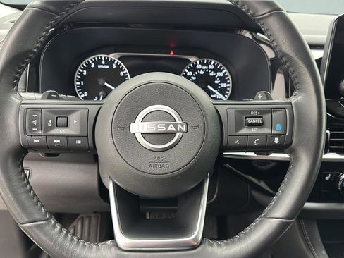 Used 2024 Nissan Pathfinder SV AWD/4WD image 15