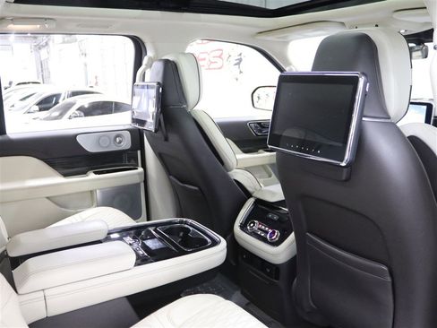 Used 2019 Lincoln Navigator L Black Label image 21