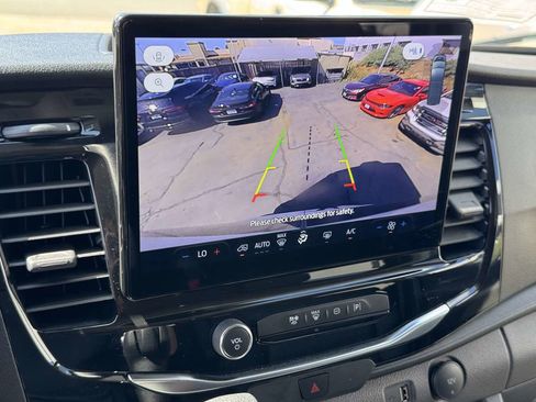 Used 2024 Ford Transit 350 XLT image 31