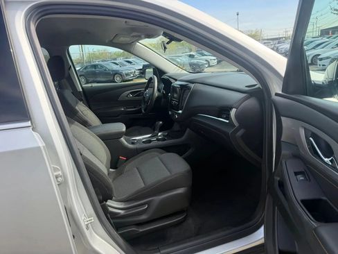 Used 2020 Chevrolet Traverse LS AWD/4WD image 27
