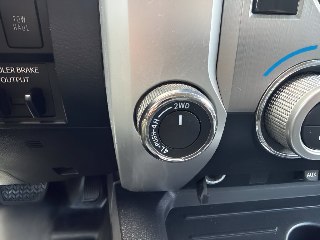 Used 2017 Toyota Tundra Limited AWD/4WD image 19