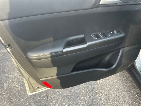 Used 2020 Kia Sportage LX image 7