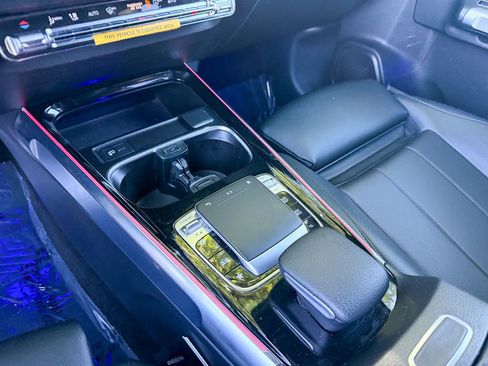 Used 2020 Mercedes-Benz GLB 250 image 22