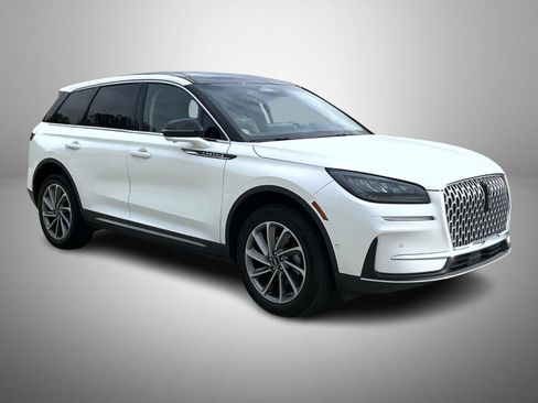 Used 2023 Lincoln Corsair AWD w/ Equipment Group 102A image 3