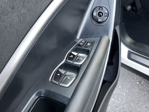 Used 2018 Hyundai Santa Fe Sport FWD image 18