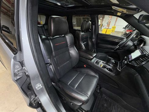 Used 2021 Jeep Grand Cherokee Trailhawk w/ Trailhawk Luxury Group AWD/4WD image 16