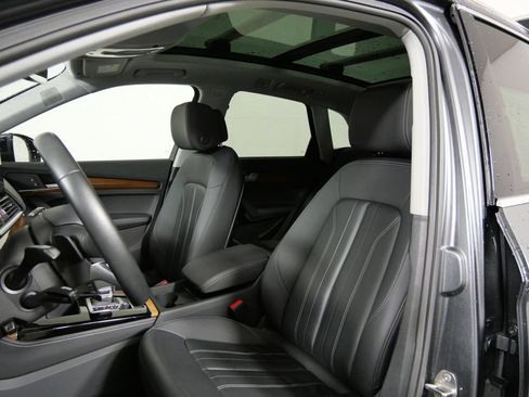 Used 2023 Audi Q5 2.0T Premium Plus w/ Premium Plus Package AWD/4WD image 11