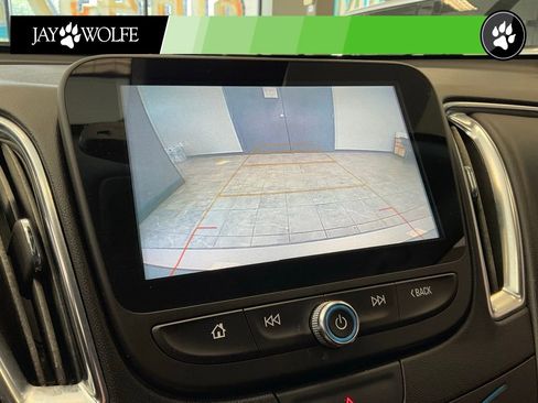 Used 2018 Chevrolet Malibu LT w/ Leather Package FWD image 15