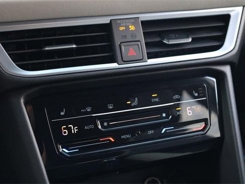 New 2025 Volkswagen Taos SE image 13