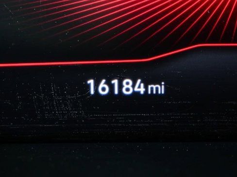 Certified 2022 Volkswagen Tiguan SE R-Line image 7