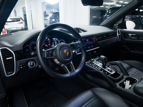 Used 2019 Porsche Cayenne Base image 19