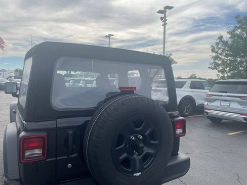 Used 2024 Jeep Wrangler Sport AWD/4WD image 3