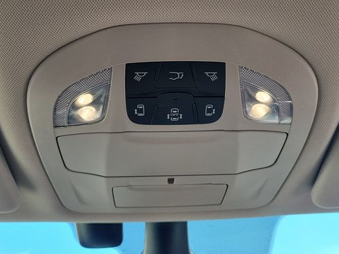 Used 2022 Chrysler Pacifica Touring-L image 19