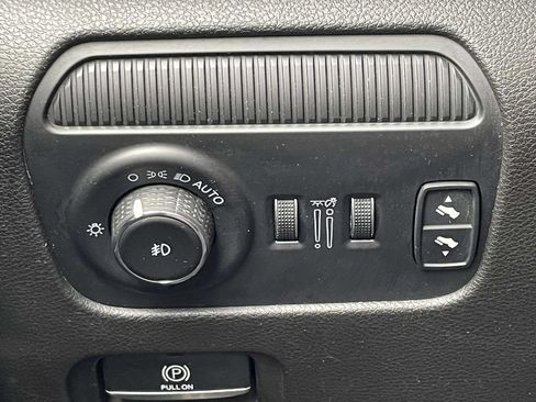 Used 2024 Jeep Wagoneer Series II w/ Flexible Seating Group AWD/4WD image 30