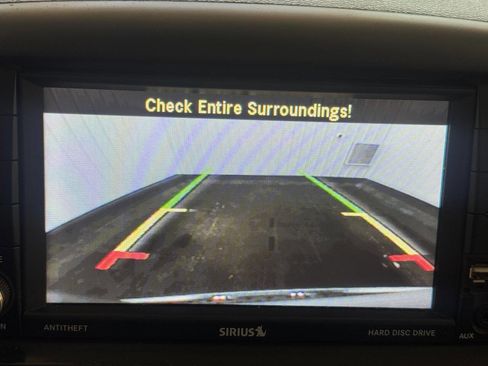 Used 2015 Chrysler Town & Country Touring image 30