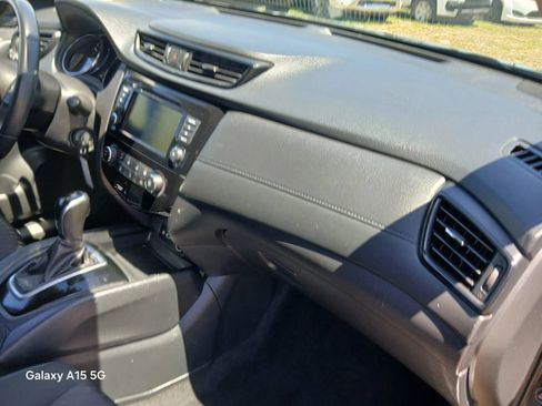 Used 2020 Nissan Rogue S FWD image 17