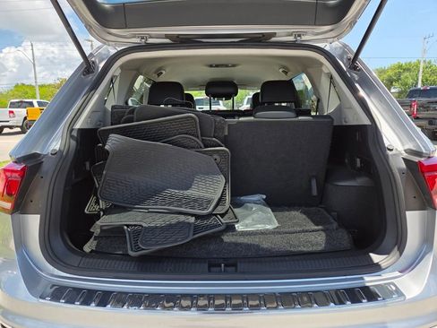 Used 2023 Volkswagen Tiguan SE FWD image 20