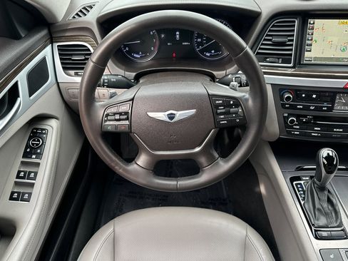 Used 2015 Hyundai Genesis 3.8 image 14