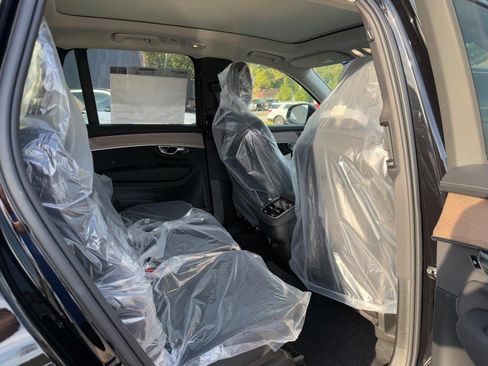 New 2026 Volvo XC90 B6 Plus w/ Protection Package Premier image 6