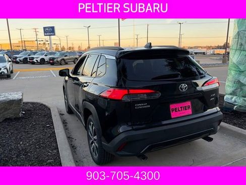 Used 2022 Toyota Corolla Cross XLE image 12