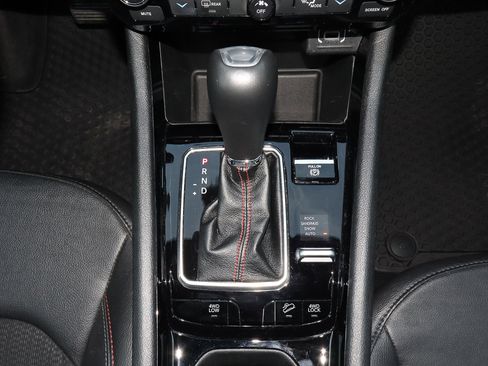 Used 2024 Jeep Compass Trailhawk image 19