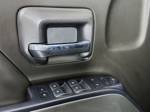 Used 2019 Chevrolet Silverado 1500 LT AWD/4WD image 17