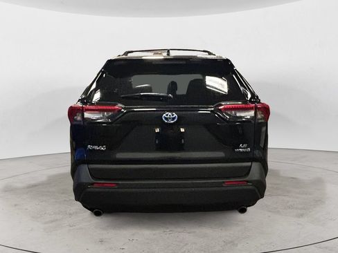Used 2024 Toyota RAV4 LE AWD/4WD image 4