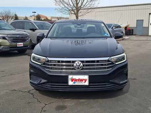 Used 2019 Volkswagen Jetta SEL w/ Cold Weather Package image 2