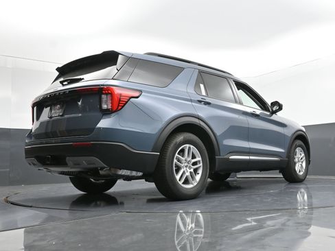 New 2025 Ford Explorer Active w/ Active Comfort Package image 16