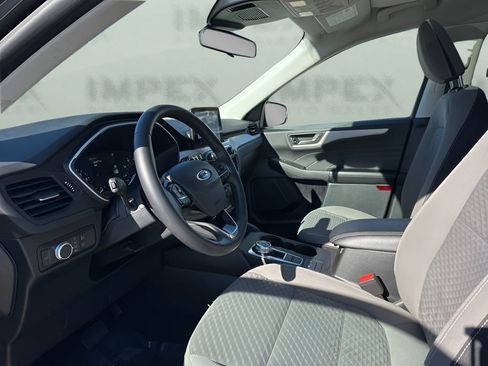 Used 2022 Ford Escape SE w/ SE Sport Appearance Package image 9