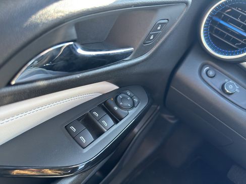 Used 2024 Chevrolet Trax LT FWD image 24