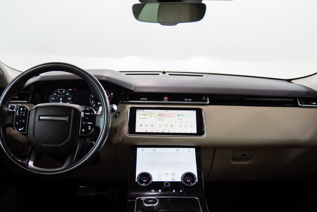 Used 2019 Land Rover Range Rover Velar R-Dynamic SE AWD/4WD image 17