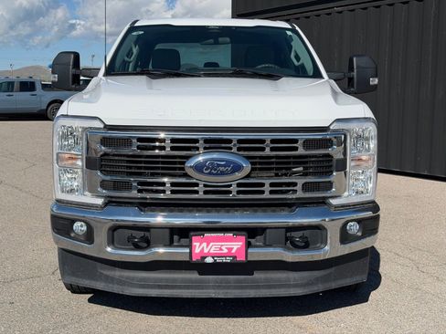 Used 2024 Ford F250 XLT AWD/4WD image 2