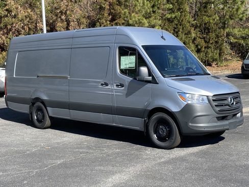 New 2025 Mercedes-Benz Sprinter 2500 image 4