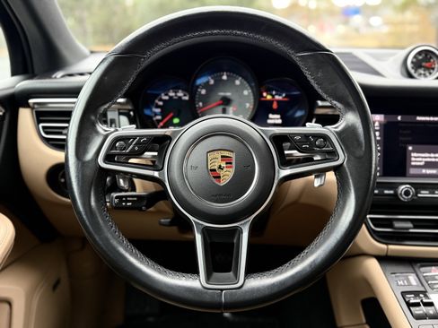 Used 2021 Porsche Macan S image 24